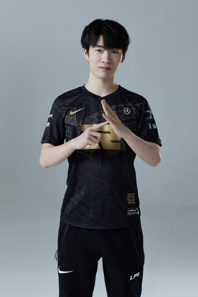 rng2021lpl春季赛定妆照