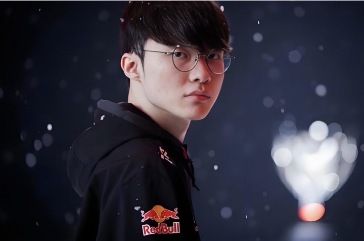 韩媒评25年十大关键词：Faker位列第八 与孙兴慜、BTS并称“韩国五大国宝”