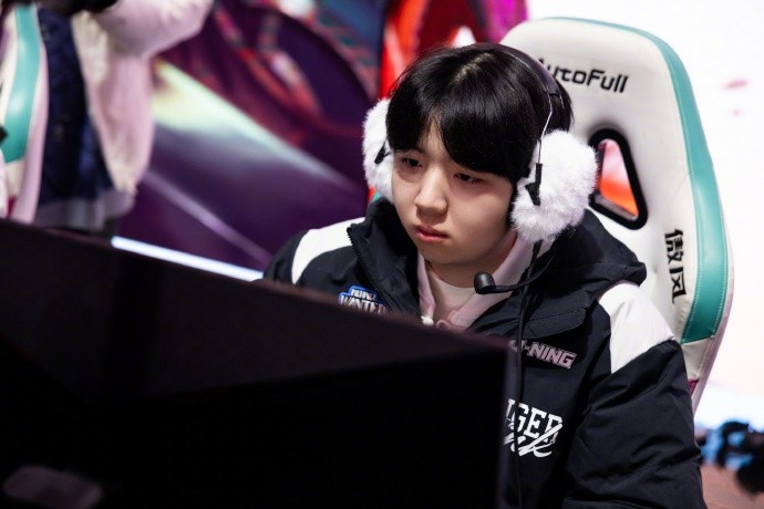 IG发布对阵LNG赛前返图：新年第一战，加油！