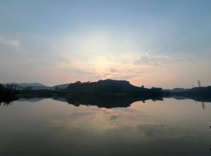 Kael送上新年祝福:新年快乐,祝大家每天开心吧