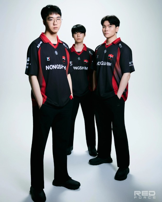 NS发布2026赛季全新队服：以标志性的红与黑为基调