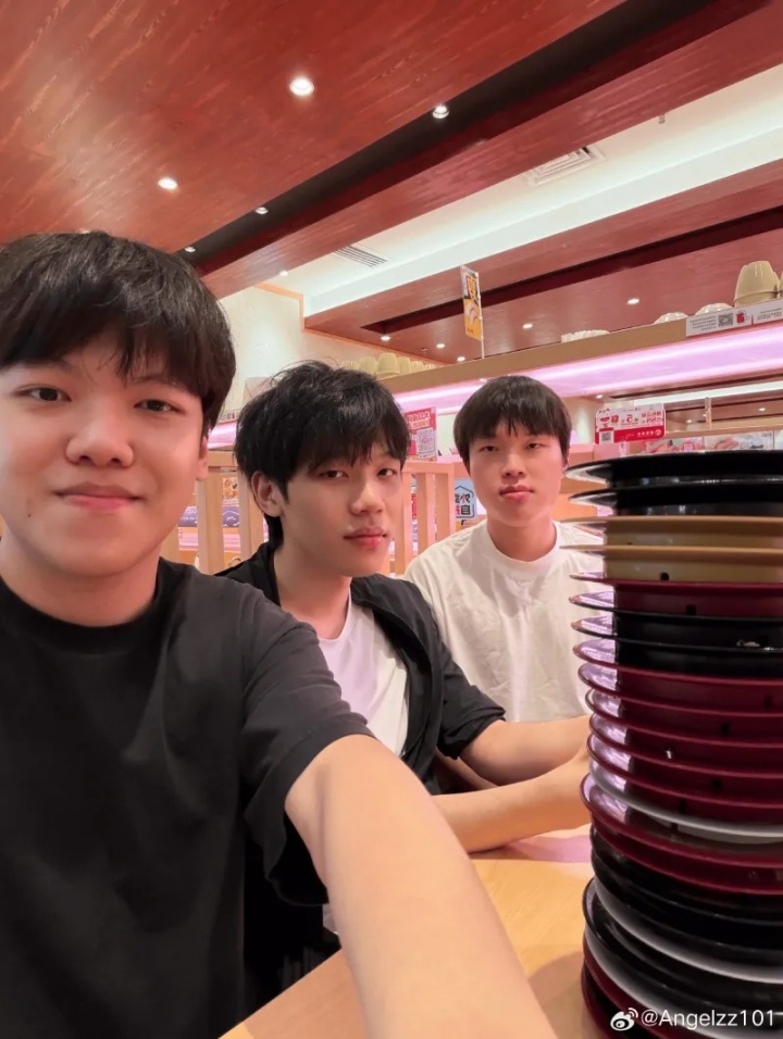 Angel与ON&Bin赛后聚餐：最后三分钟极限点的餐，寿司郎好吃